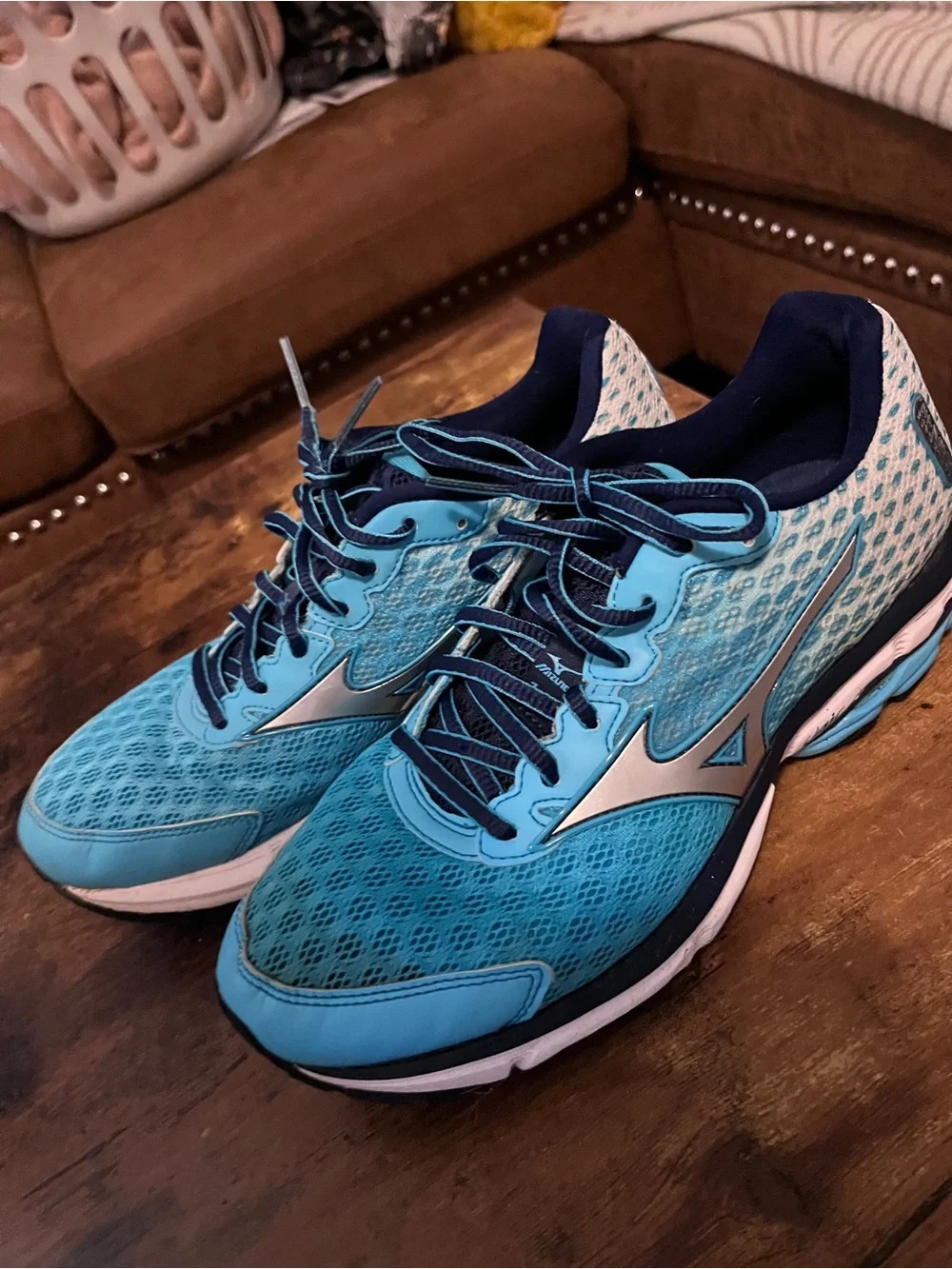 Mizuno Women's Turquoise and Navy Running Shoe